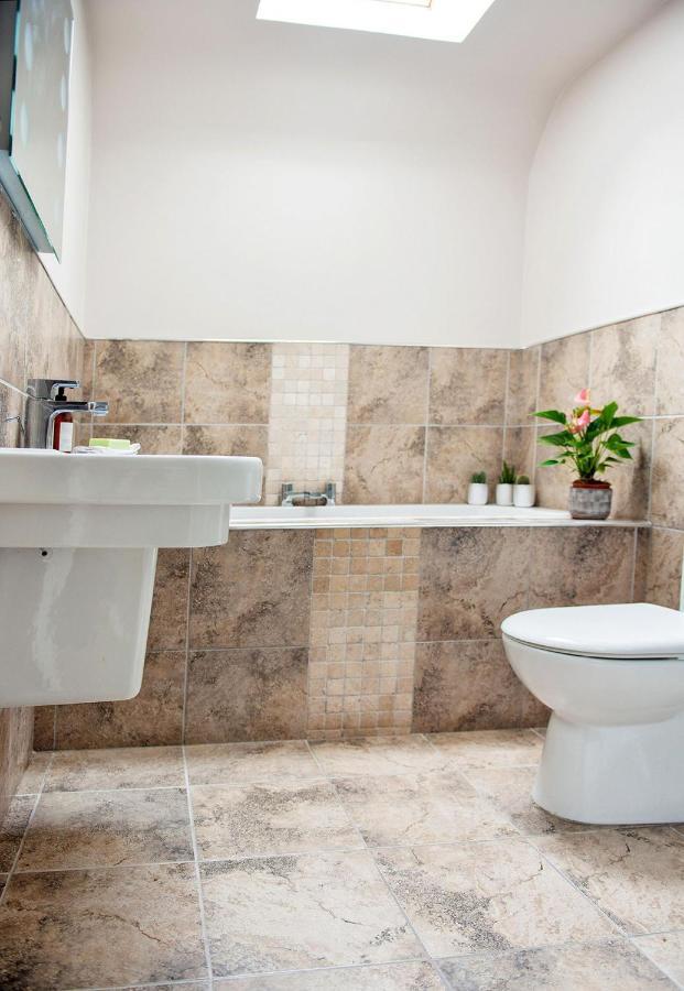 Unique 2 Bedroom In Flat Kirriemuir - Scotland Eksteriør bilde